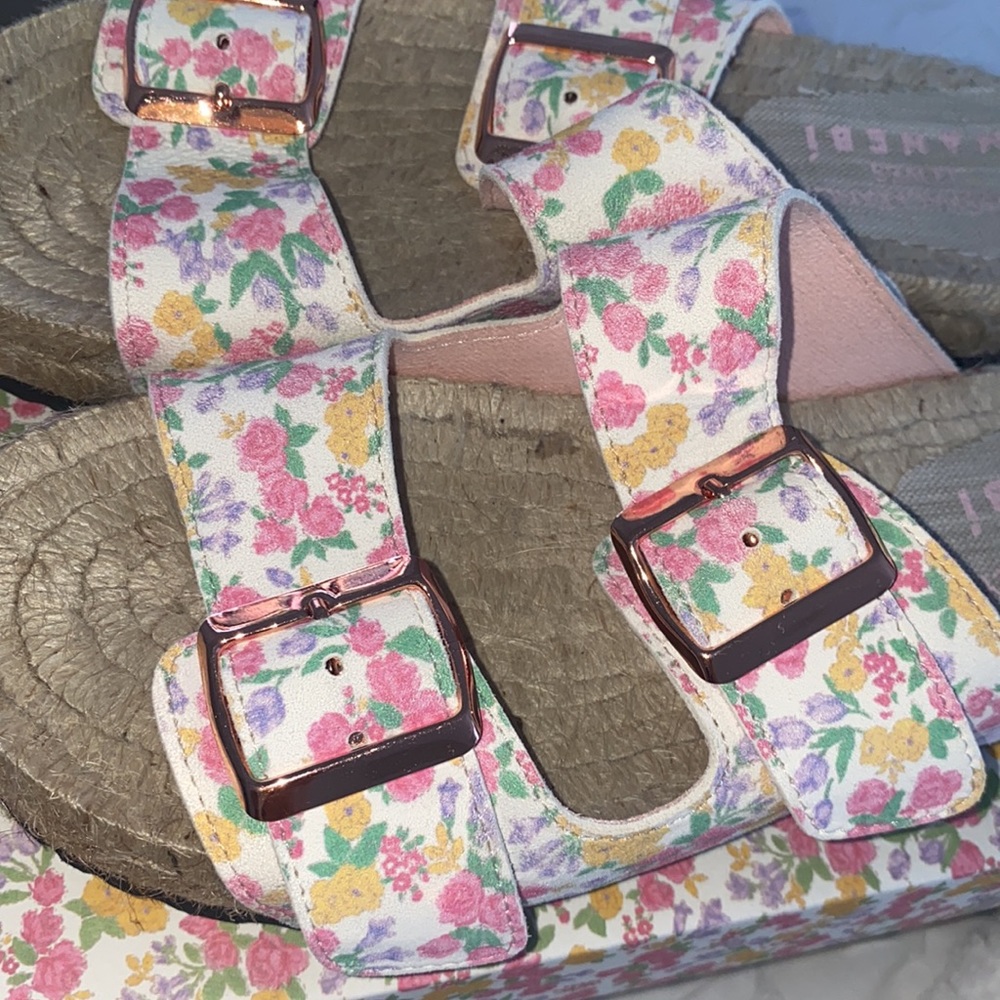 LoveShack Fancy Sandals - Picture 5 of 7